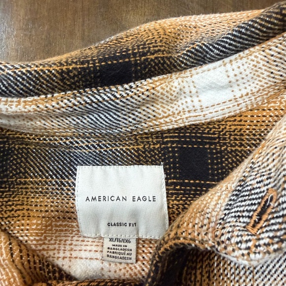 American Eagle Outfitters Classic Fit Plaid Shirt - Picture 2 of 2